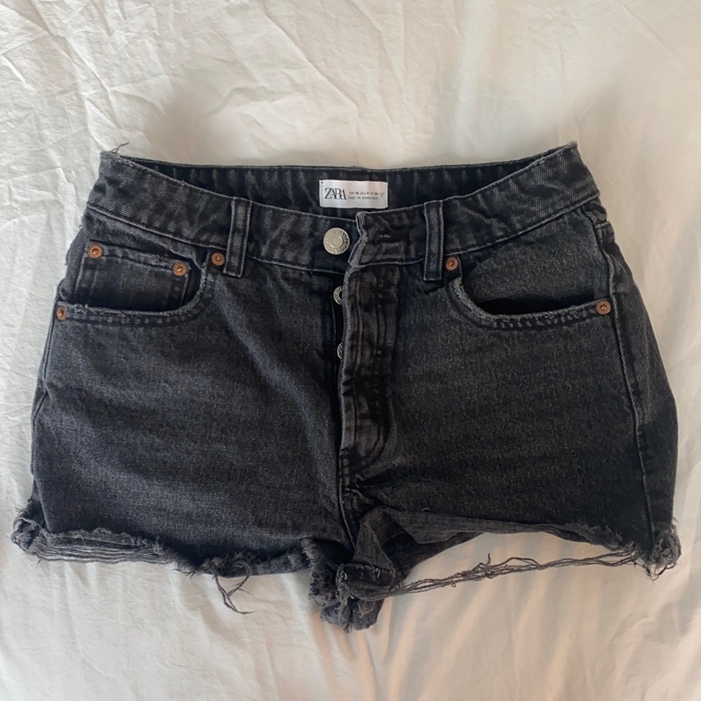 Zara || Black denim short shorts
